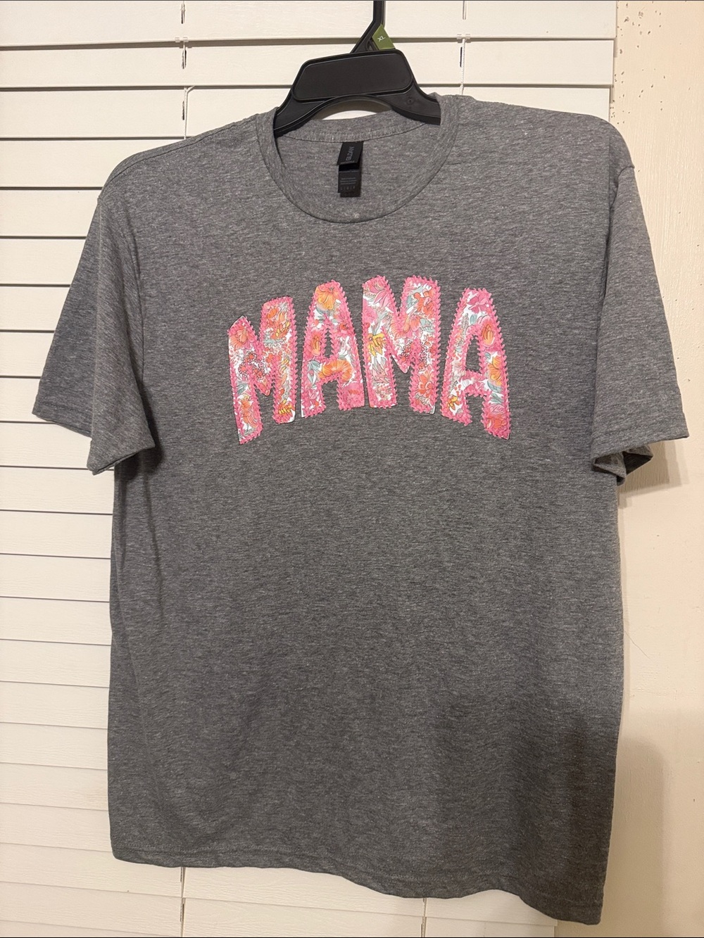 Gildan Gray Short-Sleeve Tee with Pink Floral "MAMA" Appliqué